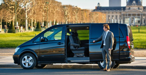 Transfert de luxe Vip en Europe avec une réunion à l`aéroport, le chauffeur qui parle Russe Anglais-Portugais | Commander un taxi aller-retour